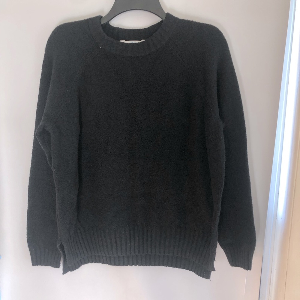 Black sweater L